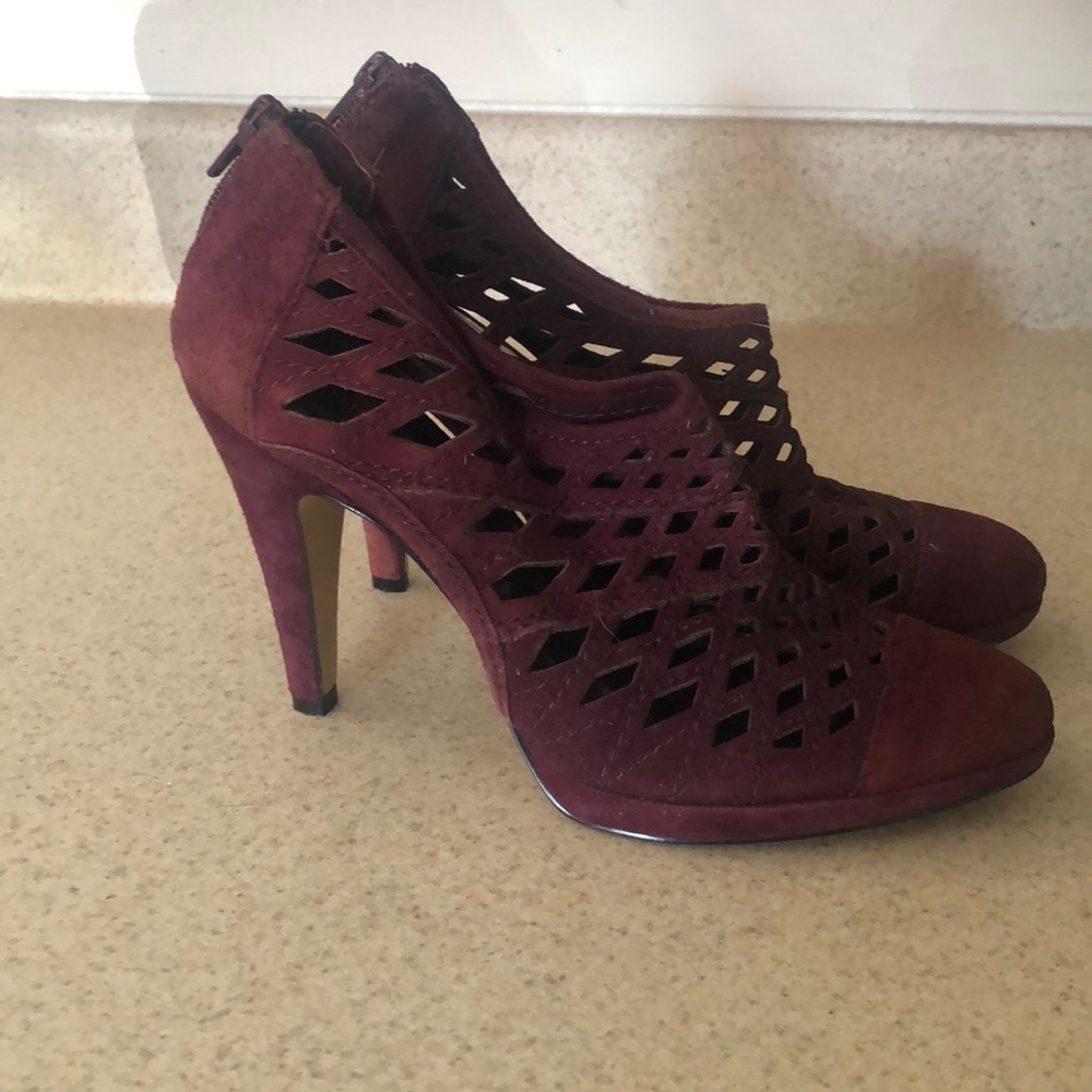 Nine West burgundy high heel bootie
